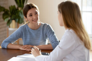 2 women discussing the recovery process