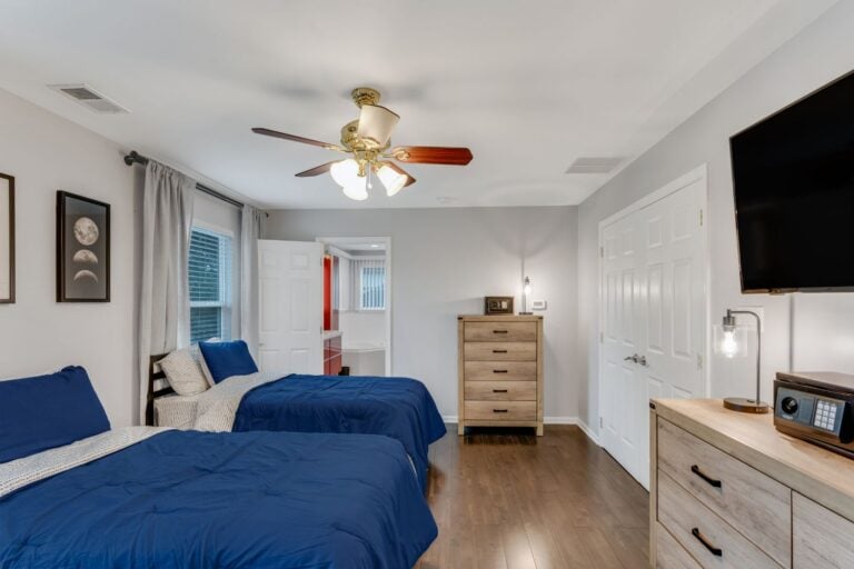 aisch female sober living bedroom