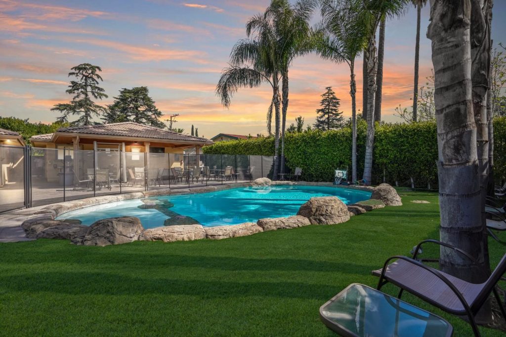 California Male Sober Living pool